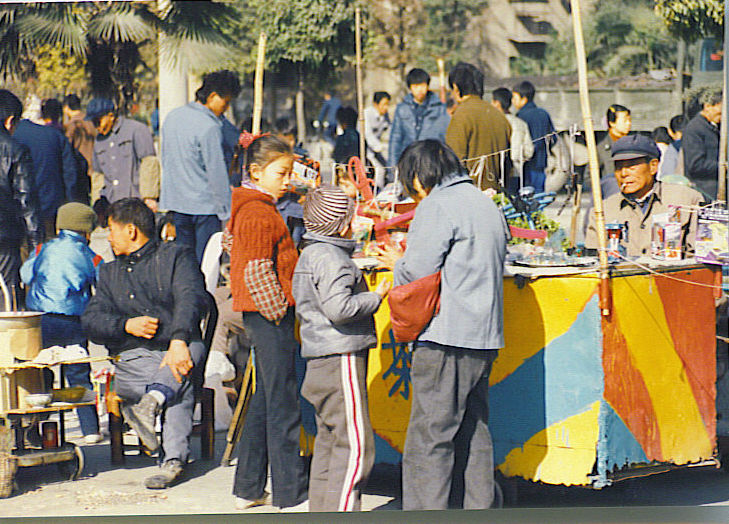 Kinder am Mobiltelefon 1989